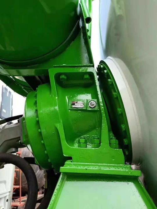 程力攪拌車廠家供應(yīng)，專業(yè)機電設(shè)備歡迎來電訂購